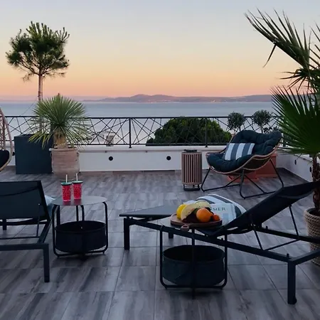 Azure Pine Apartman
